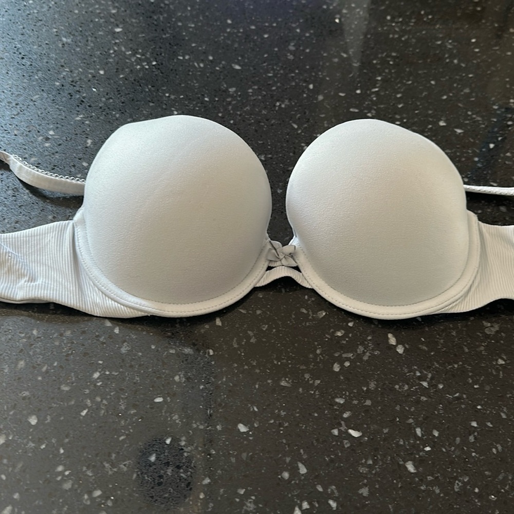 Victoria secret body by Victoria perfect shape size 34C